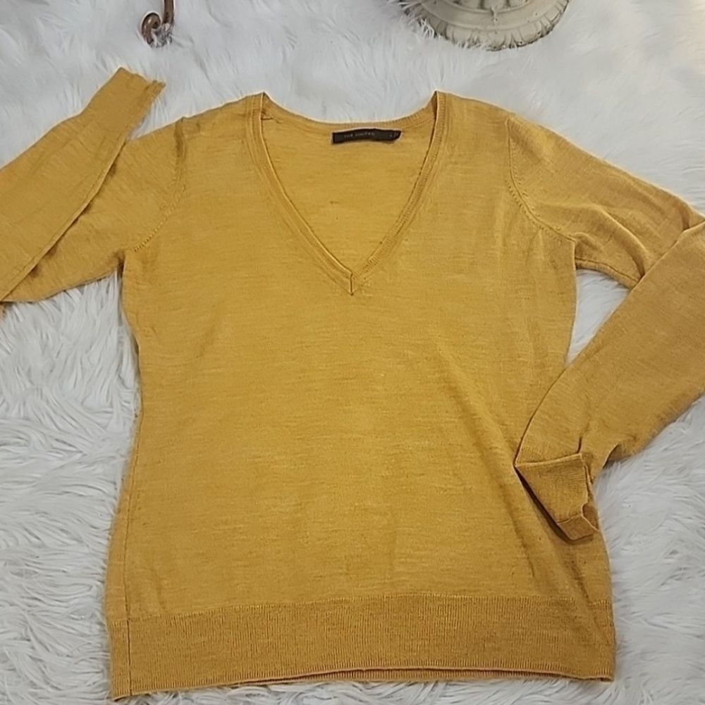 Merino Wool Blend Lightweight V Neckline Longsleeved Sweater
